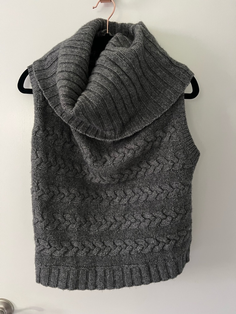 Banana Republic Gray Cable Knit Oversized Wool Cowl Sweater Vest Size M - Picture 2 of 7